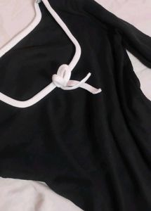 SAVANA Chic Black bow front Crop Top(UNUSED)