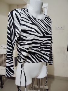 Size M- Zebra Print Long Sleeve Top