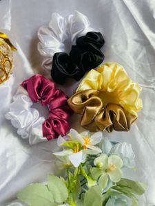 combo double shade scrunchies offer price