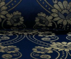 Beautiful Polysilk Bedsheet With 2 Pillow Covers