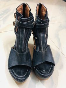 I’m Selling Heels