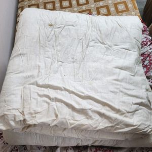 Single Heavy White Quilt With Cover