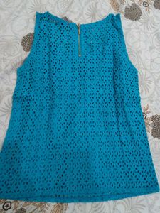 Elle cutout beautiful blue top