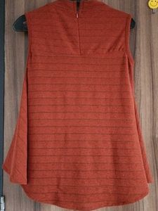 Sleevless High-low Top