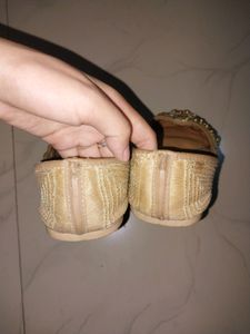 Punjabi Jutti (Golden) (SIZE: 36,37)
