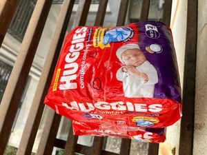 Huggies Baby Diapers Newborn / XS Size