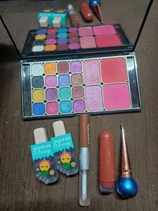 Assorted Makeup Bundle 5 Product