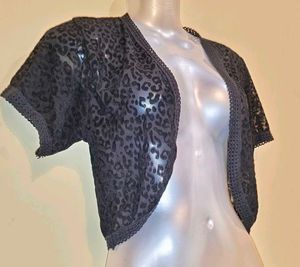 Size S/M 🎁Buy 2 Get 1 Free🎁 Lace Bolero Shrug