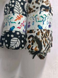 2 Stoles
