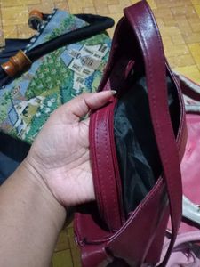 7 Handbags &amp; Shoulder Bags
