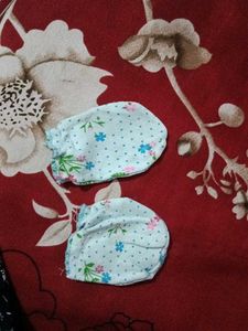 Floral Baby Mittens