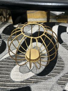 Beautiful Candle Stand (Golden)