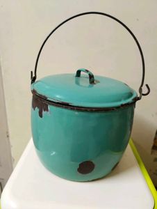 ancient bucket used needs paint