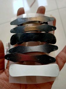 9 Hair Clips