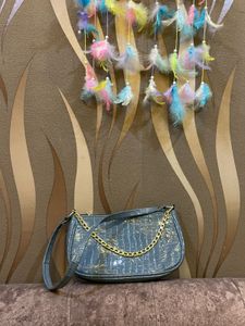 Aesthetic Go For Sling Bag 👜