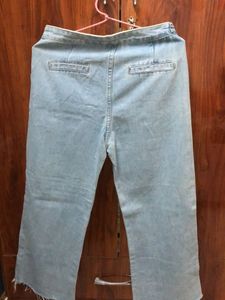 Light Wash Cropped Jeans