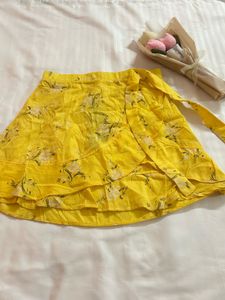 *NEW* Yellow Mini Skirt💛