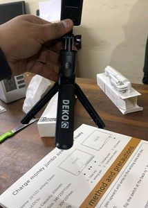 DEKOQ Bluetooth Selfie Stick Black