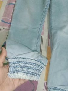 Woman Trendy Jeans Sale .....