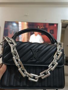 Chic Black Chain Strap Bag