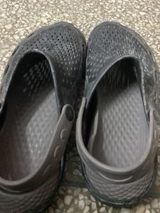 Two-Tone Knit Running Shoe