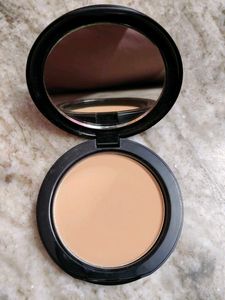 Maybelline Matte + Poreless Powder