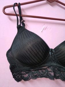 Dressberry New Stylish Black Bra with Lace Detail