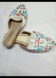 Trendy Rajasthani Mujri