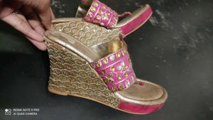 Diva Pink &amp; Gold Thong Sandals