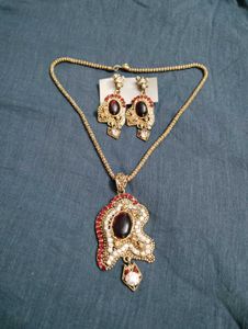 Vintage Style Necklace &amp; Earrings Set