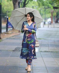 Cotton blend Abstract Print Kurta Set
