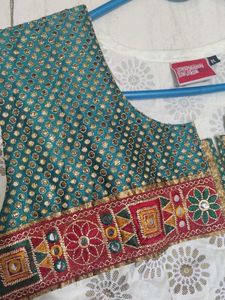 Girl's Ethnic Top/Kurta with Floral Print