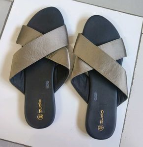 Zudio - Women Cross Strap Flats 😍