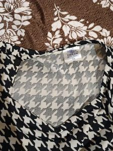 Houndstooth Print Top