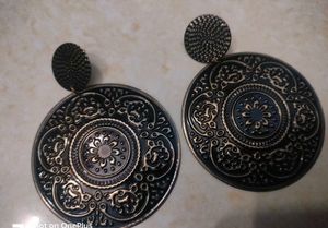 Golden Black Mix Combination Earrings 🤩