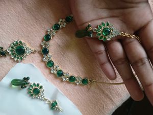 Green beautiful necklace set with maangtika