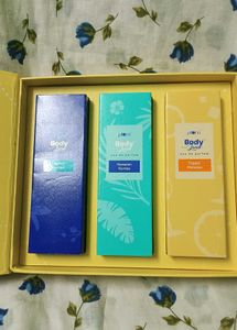 Plum BodyLovin' Perfume Set