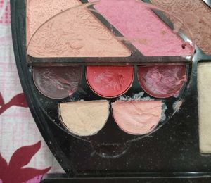 💅Handy And Travel Friendly Make Up Set💅