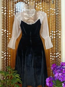 Elegant Velvet Dress with Mesh Sleeves