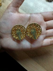 VINTAGE 100% Genuine Clip-on Earrings Pair Of 1