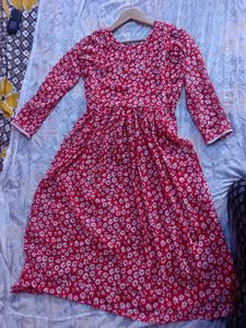 Red Floral Niarcut Kurti (Women&#39;s)
