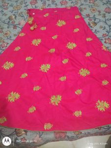 🔥Pink or Parrot Green Lahenga🔥