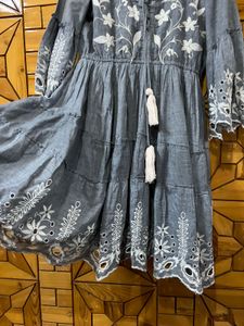 Women Grey Embroidered Kurta