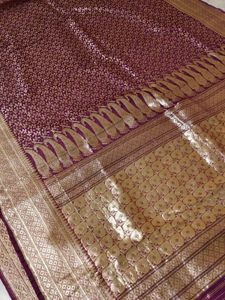 tissue slik Banarasi Saree 😍 expansive hai
