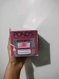 Pond&#39;s Bright Beauty Cream