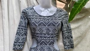 I. BLACK AND WHITE SEXY CUTOUT BODYCON