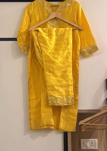 Yellow Straight Fit Suit