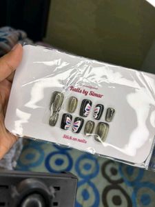 Glam Up Your Hands With Beautiful Press On Nails