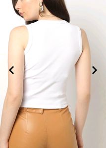 Sale 🔥 White Round Neck Slim Fit Top