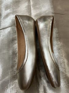 Naturalizer Gold Bellies